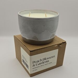 Peach Blossom & Gardenia Ceramic Dual-Wick Candle — White